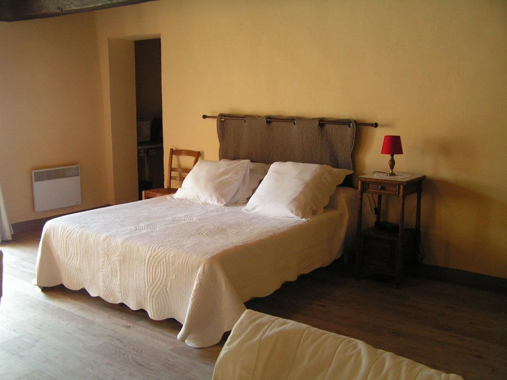 A L'Olivier Bed & Breakfast Montcaret Rom bilde